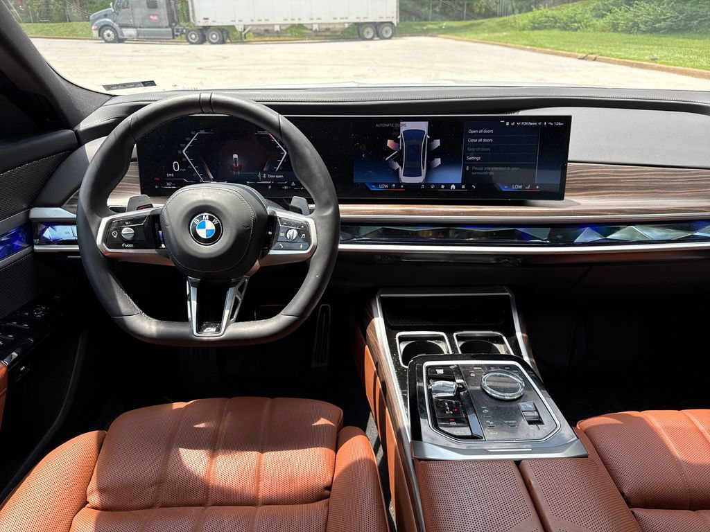 Used 2026 BMW 760i xDrive w/ Executive Package AWD/4WD image 23