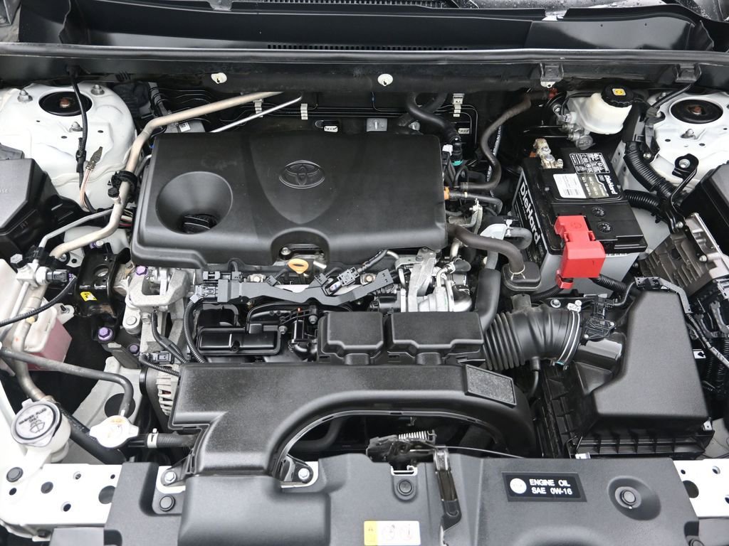 Used 2020 Toyota RAV4 LE FWD image 17