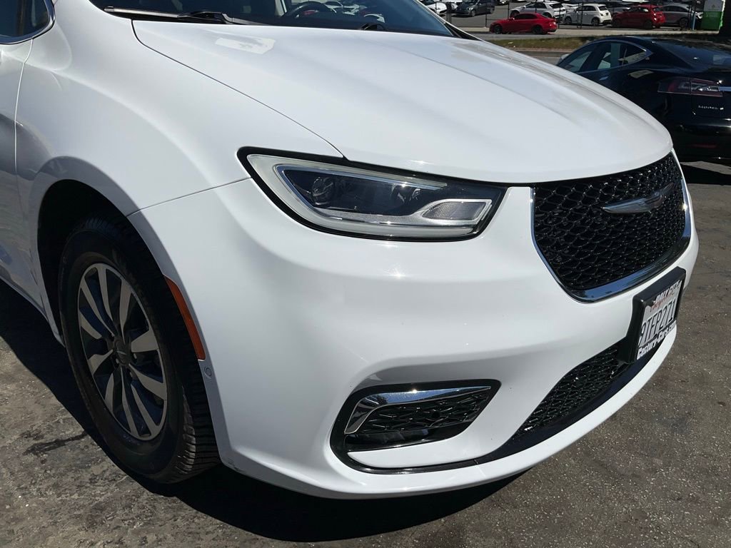 Used 2022 Chrysler Pacifica Touring-L w/ Uconnect Theater Family Group image 84