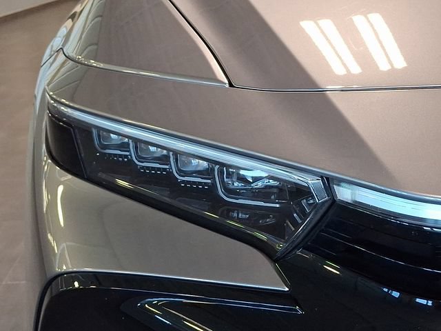 Used 2023 Toyota Crown AWD/4WD image 8