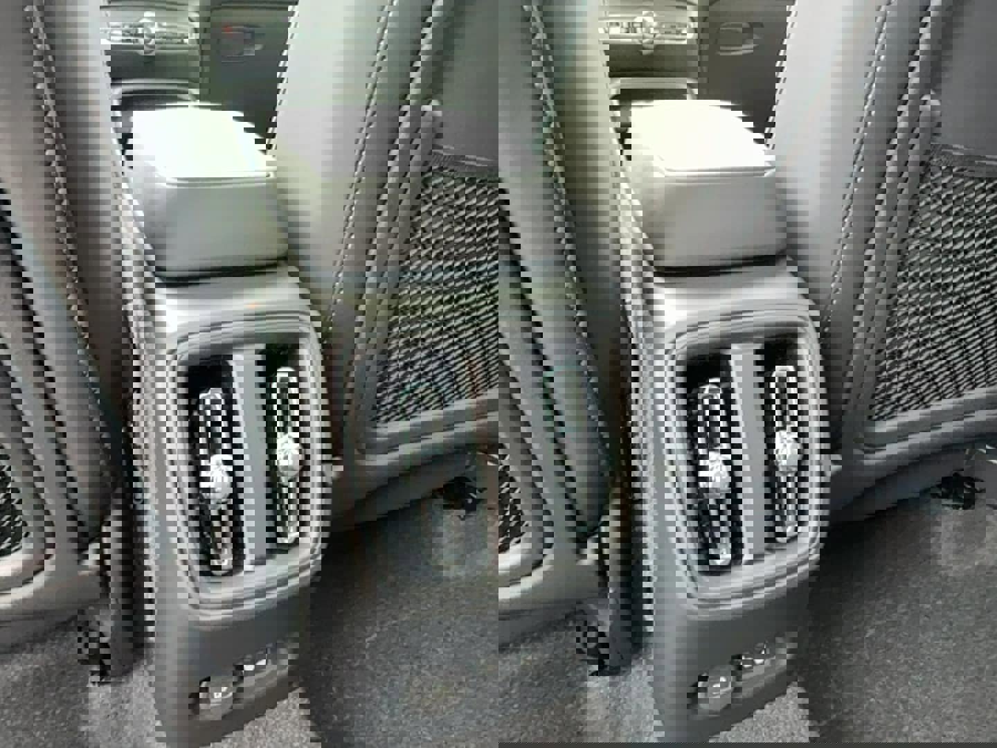 New 2026 Volvo EX40 Plus w/ Climate Package image 17