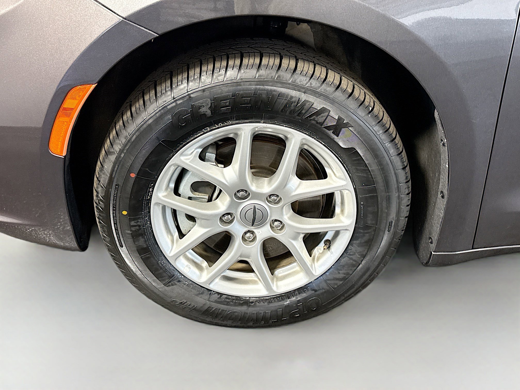 Used 2023 Chrysler Pacifica Touring-L image 36