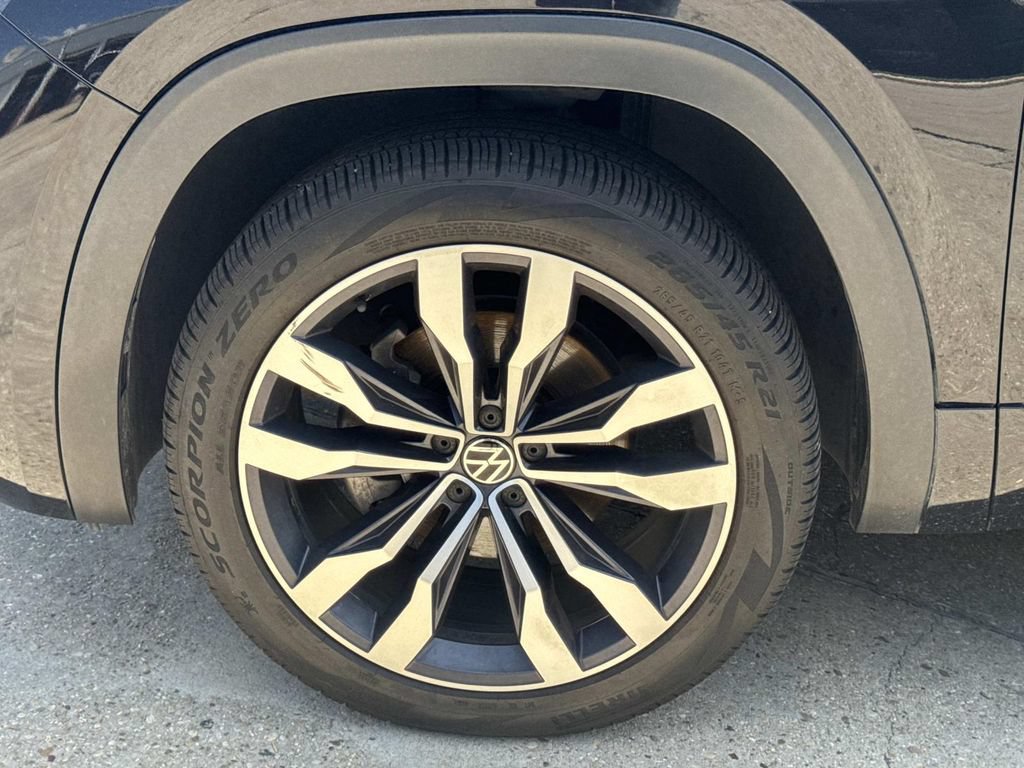 Used 2021 Volkswagen Atlas Cross Sport SEL R-Line AWD/4WD image 4