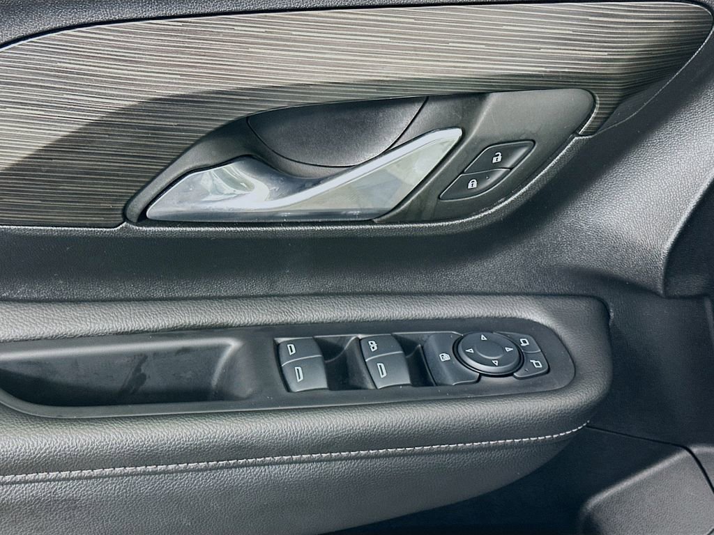 Used 2024 GMC Terrain SLE FWD image 17