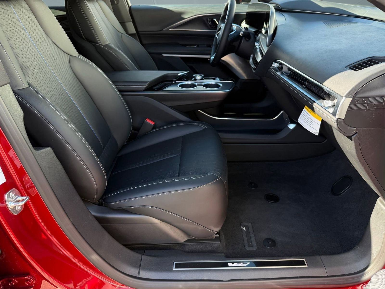 New 2026 Cadillac Lyriq V image 30