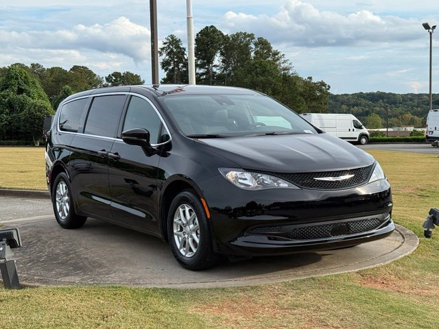 New 2027 Chrysler Pacifica LX FWD image 9
