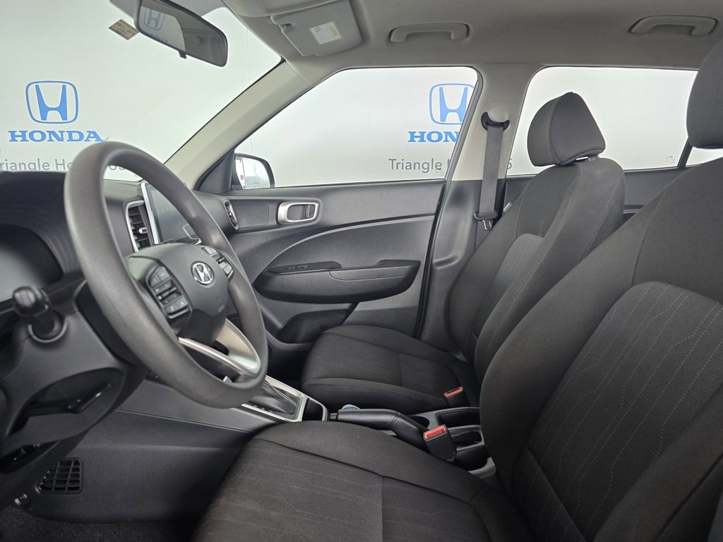 Used 2024 Hyundai Venue SE image 9