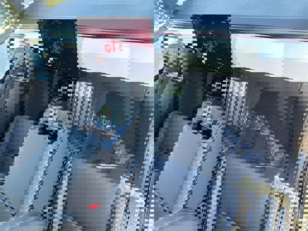 Used 2024 Tesla Cybertruck AWD Crew Cab image 43