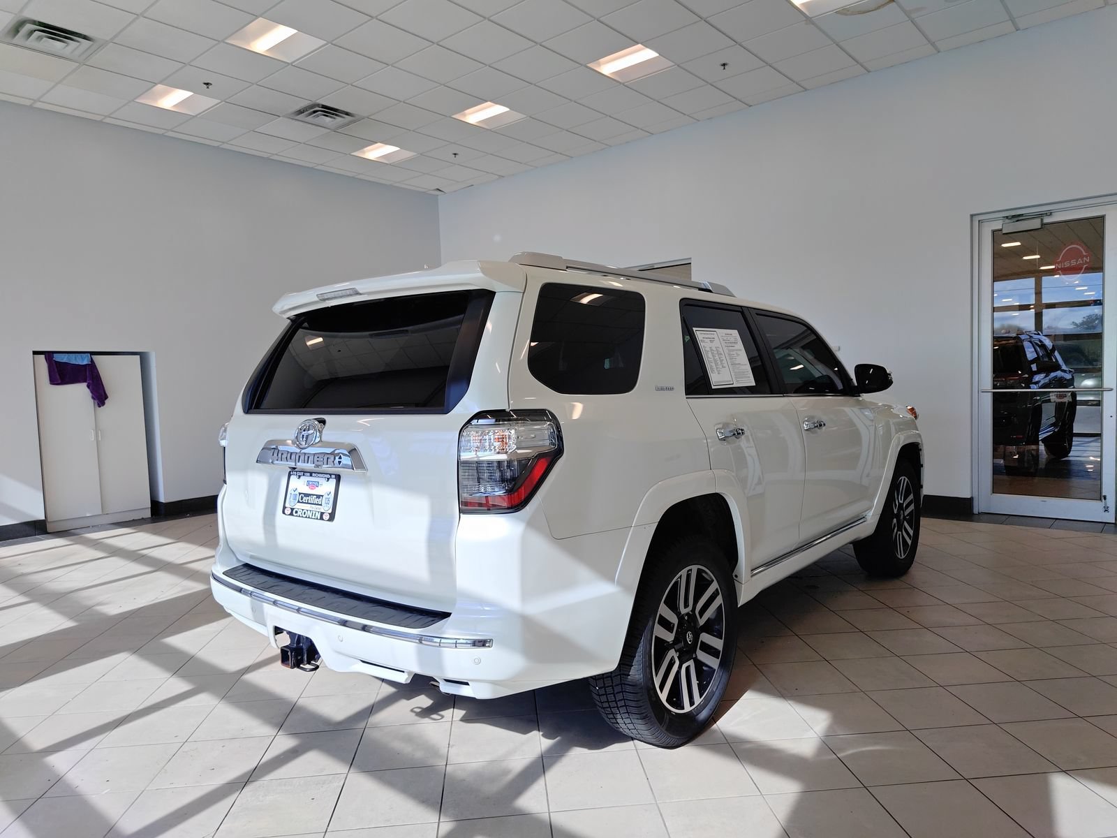 Used 2023 Toyota 4Runner Limited AWD/4WD image 3