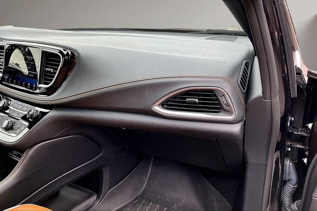 Used 2021 Chrysler Pacifica Pinnacle AWD/4WD image 26