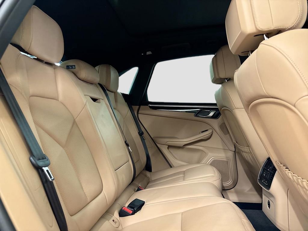 Used 2023 Porsche Macan S image 16