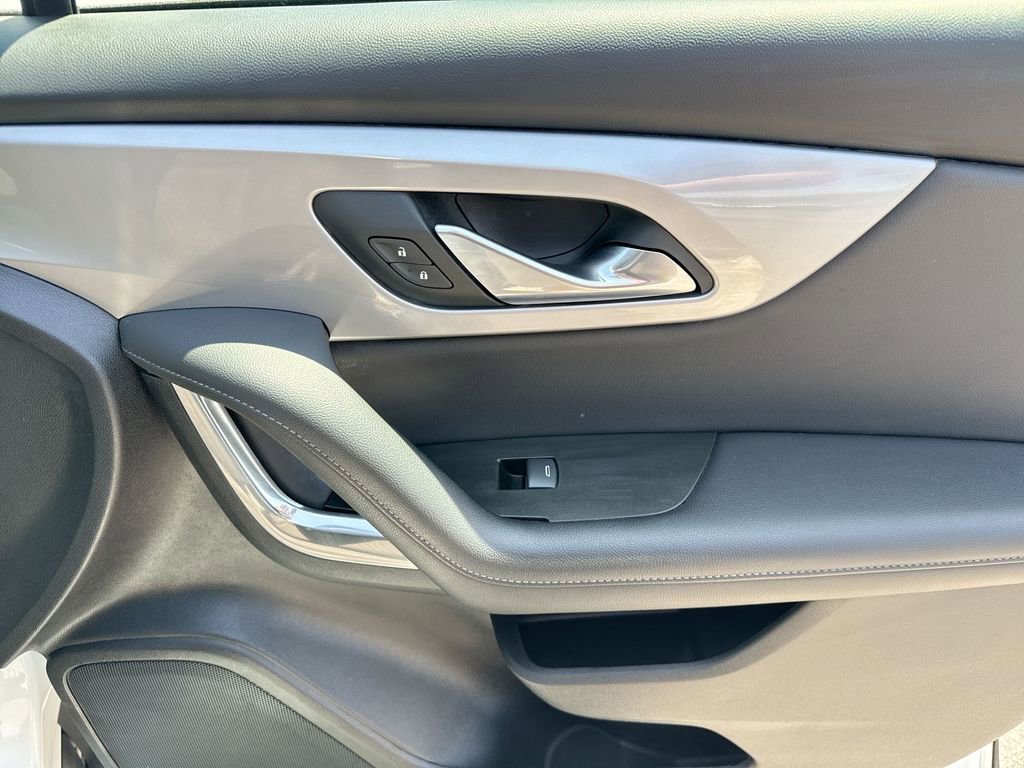 Used 2022 Chevrolet Blazer LT image 32