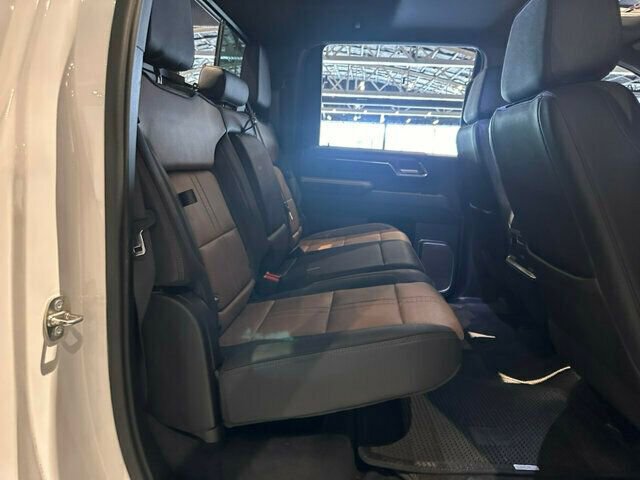 Used 2024 Chevrolet Silverado 3500 High Country w/ High Country Premium Package AWD/4WD image 22