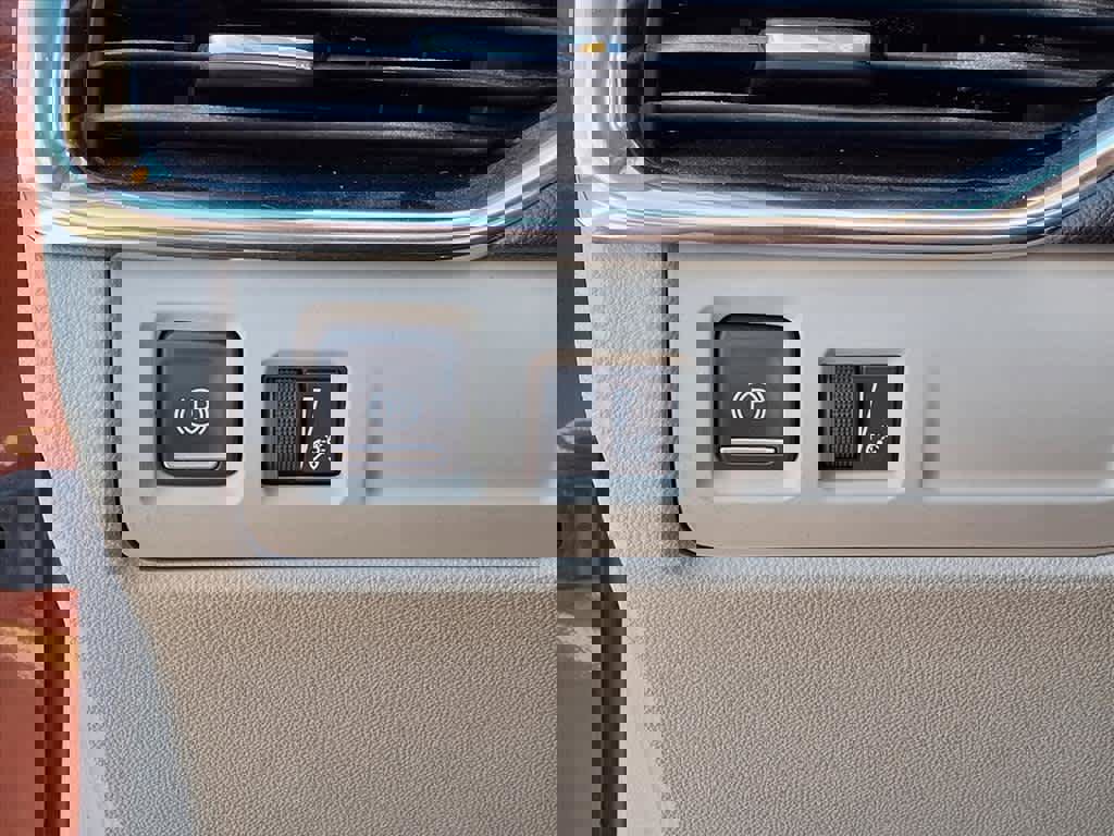 Used 2019 Cadillac XT4 Premium Luxury image 17