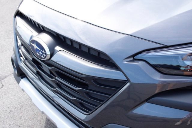 Certified 2025 Subaru Outback Limited AWD/4WD image 11