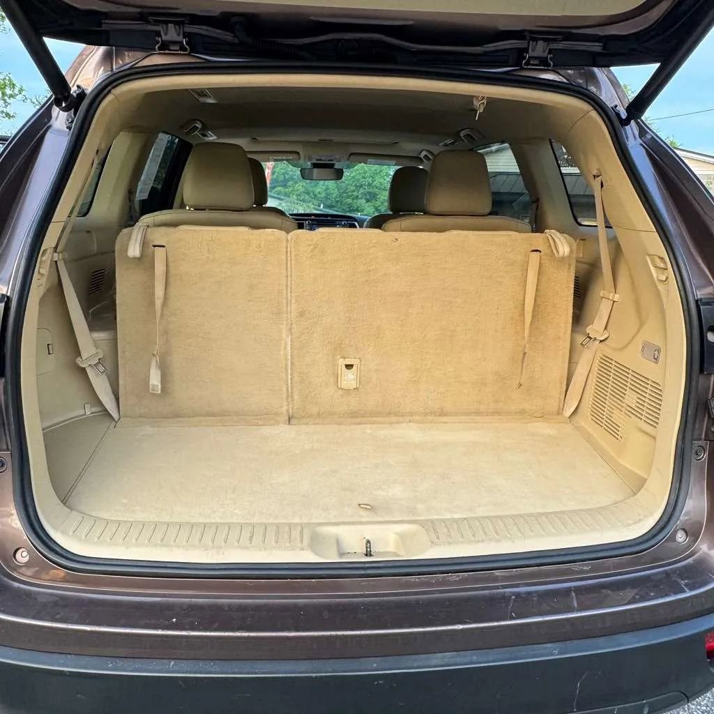 Used 2017 Toyota Highlander XLE FWD image 6