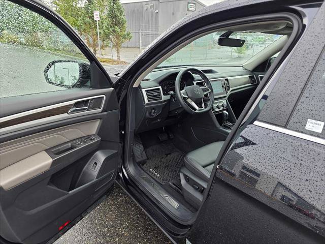 Used 2023 Volkswagen Atlas SE w/ Panoramic Sunroof Package AWD/4WD image 19