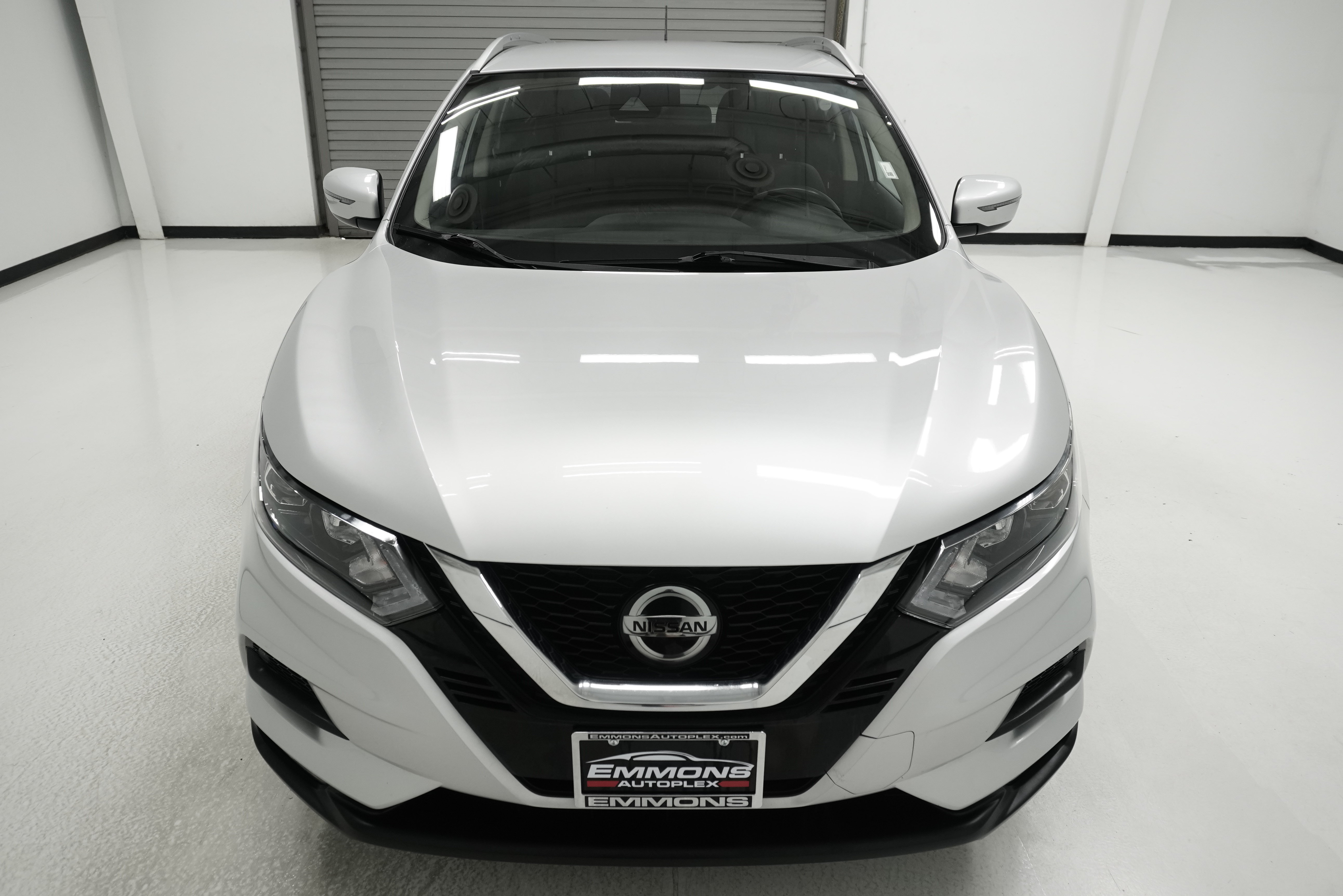 Used 2021 Nissan Rogue Sport SV FWD image 2