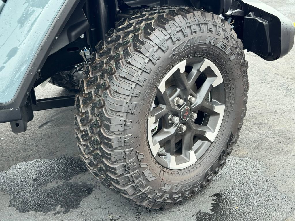 New 2026 Jeep Gladiator Rubicon w/ Safety Group AWD/4WD image 9
