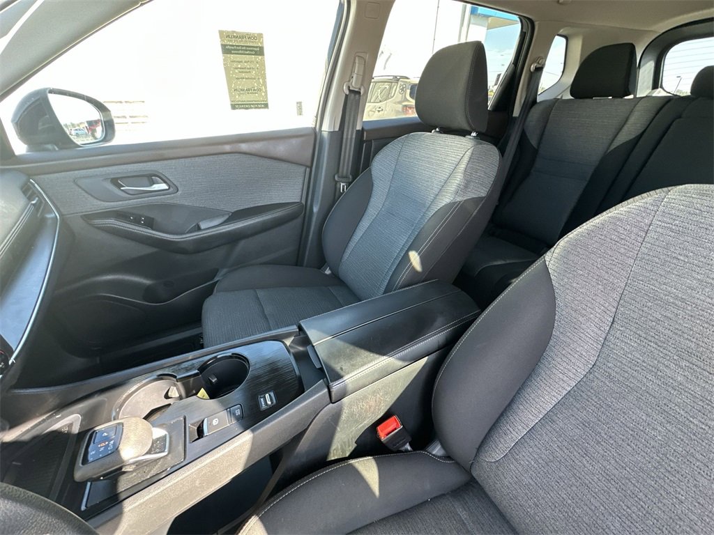 Used 2023 Nissan Rogue SV image 19