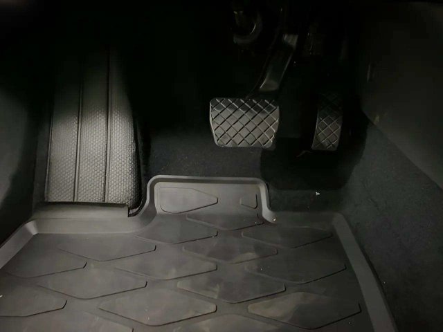Used 2024 Volkswagen ID.4 2WD image 32