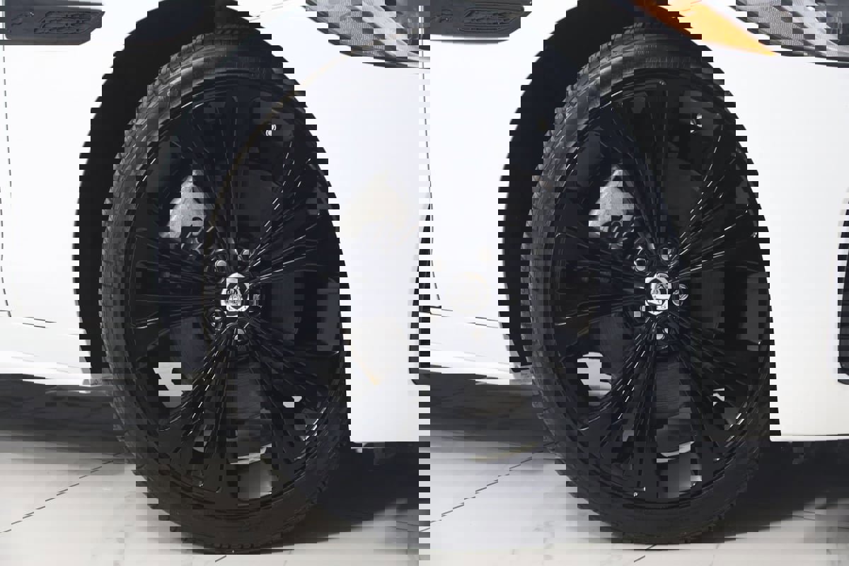 Used 2024 Jaguar XF R-Dynamic SE image 17