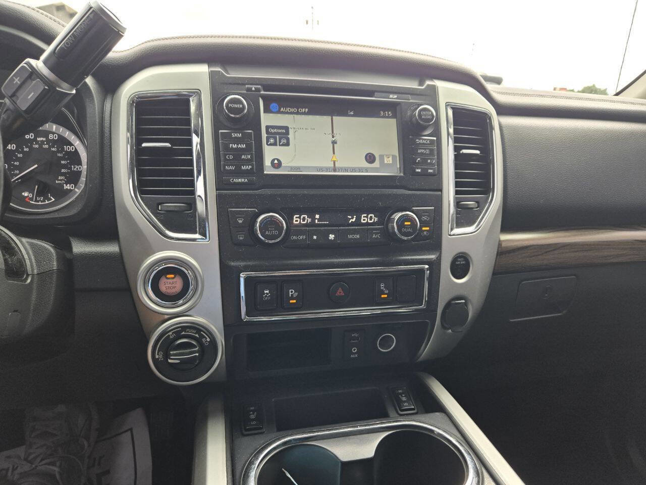 Used 2018 Nissan Titan SL image 28