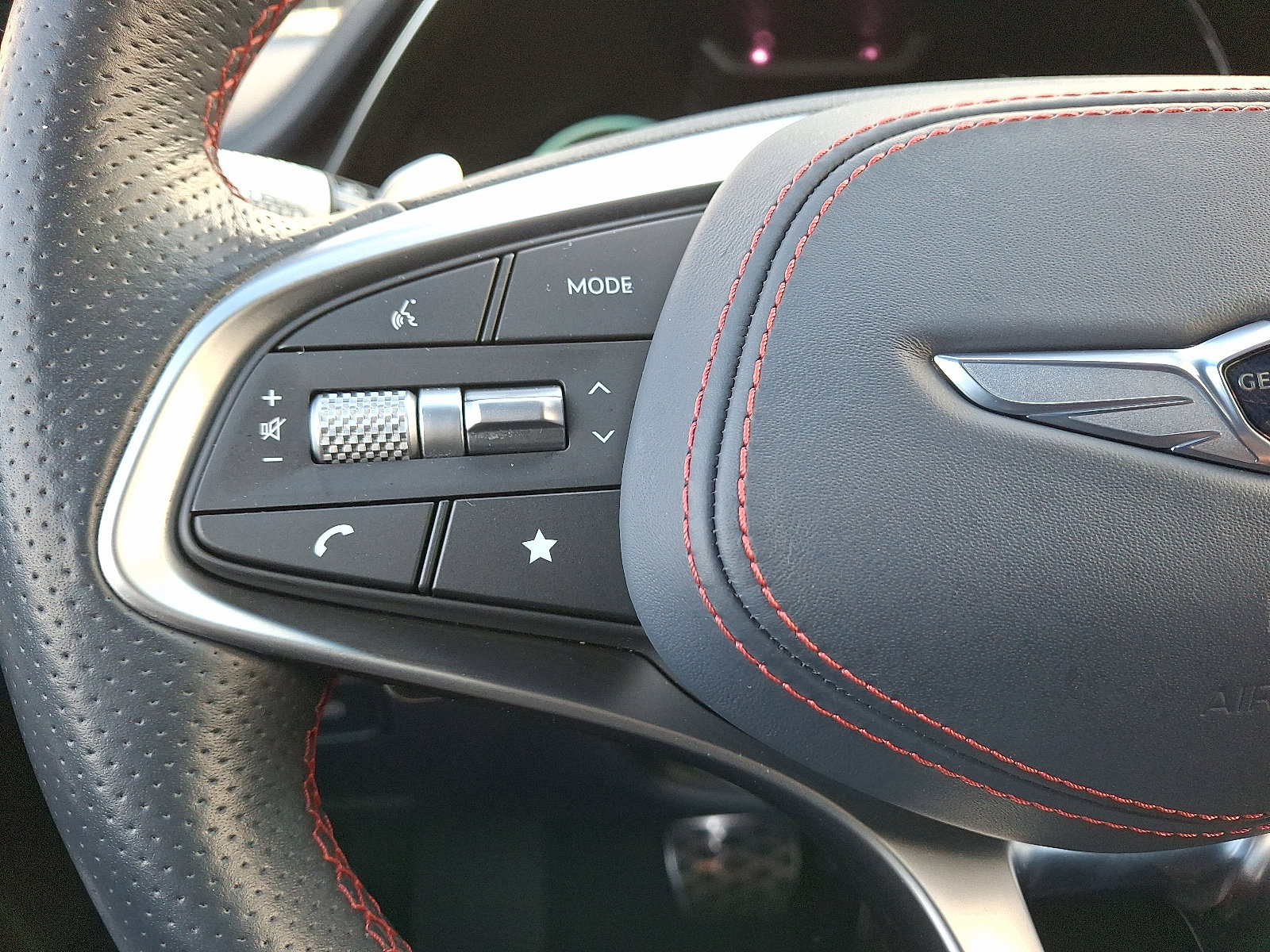 Used 2023 Genesis GV70 2.5T w/ Sport Prestige Package image 22