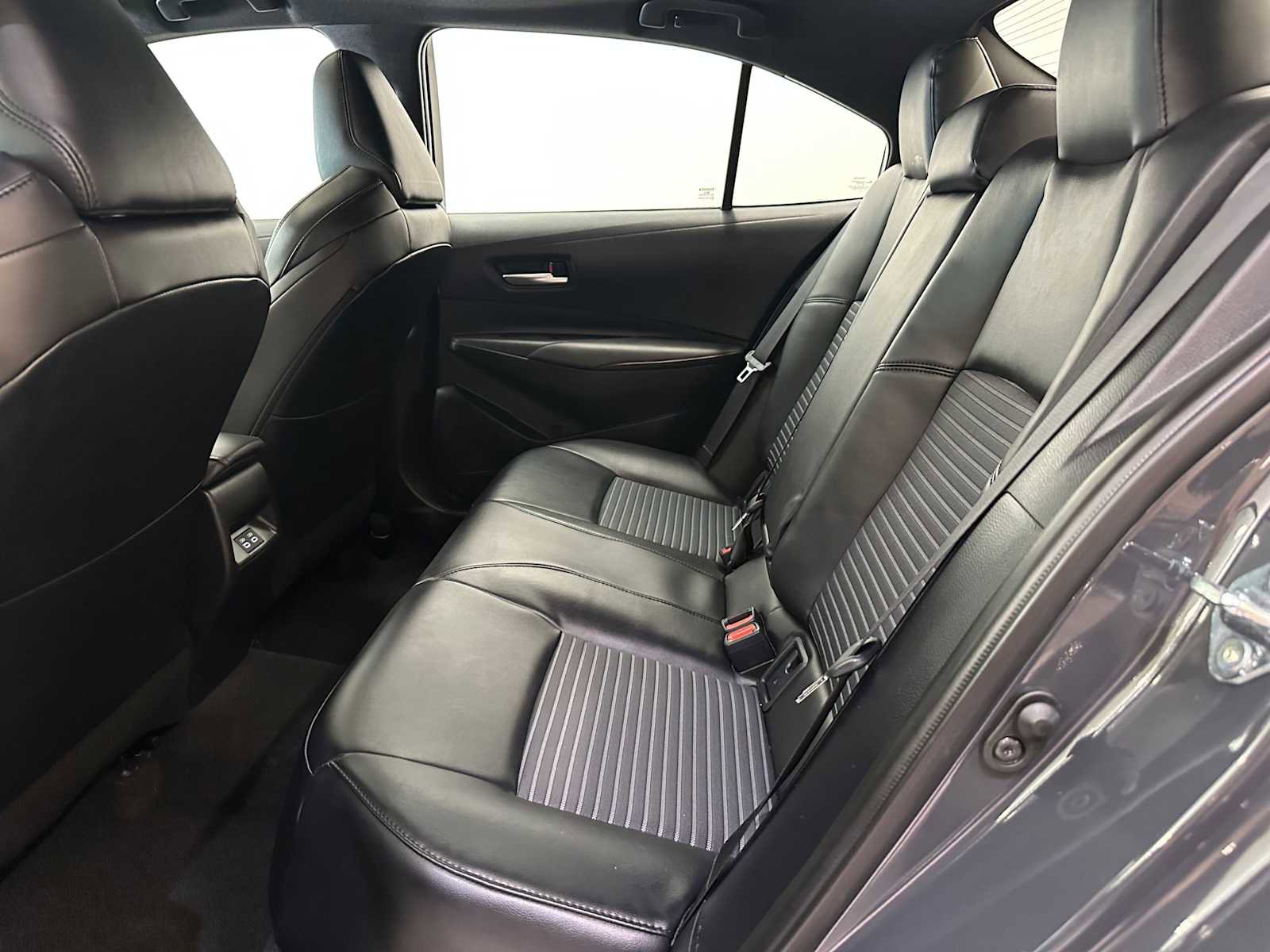 Certified 2025 Toyota Corolla XSE image 29