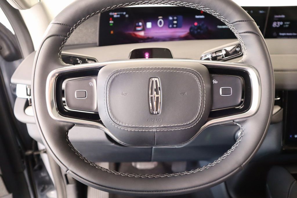 New 2025 Lincoln Navigator Reserve image 3