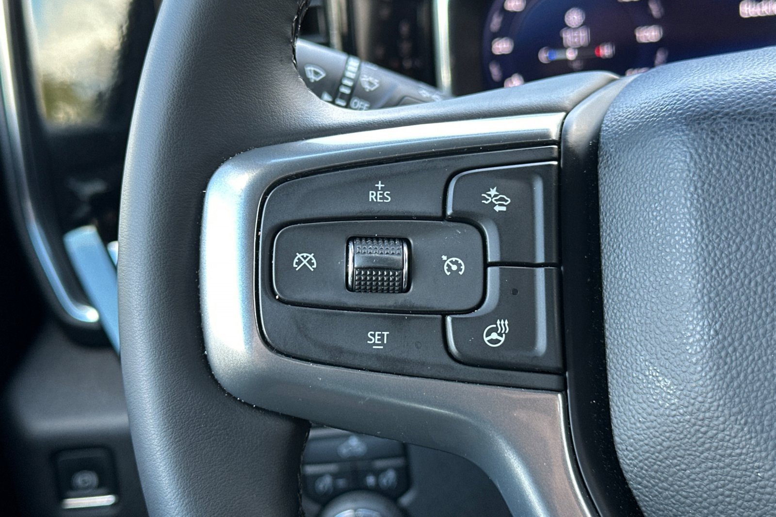 Used 2025 Chevrolet Silverado 1500 LT image 35