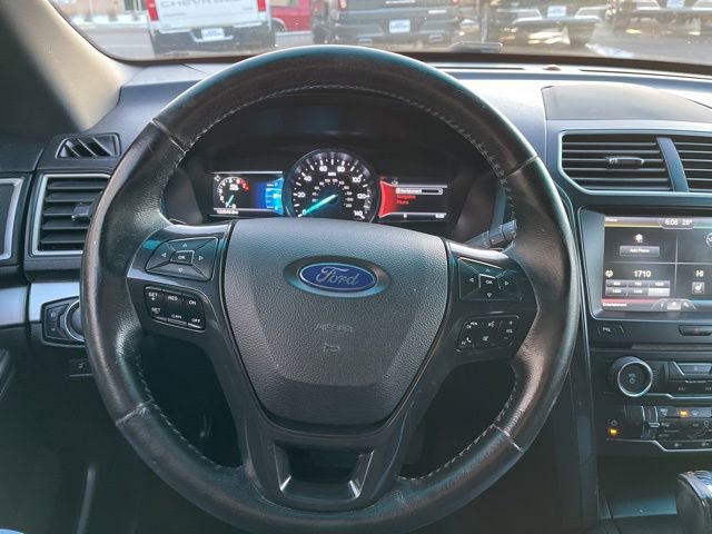 Used 2016 Ford Explorer XLT w/ Equipment Group 202A FWD image 43