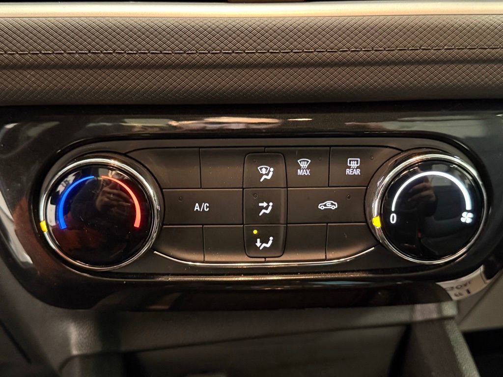 Used 2025 Chevrolet TrailBlazer LT image 30