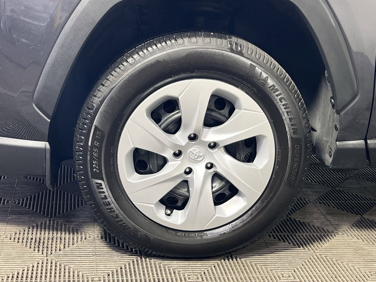 Used 2020 Toyota RAV4 LE w/ Carpet Mat Package image 12