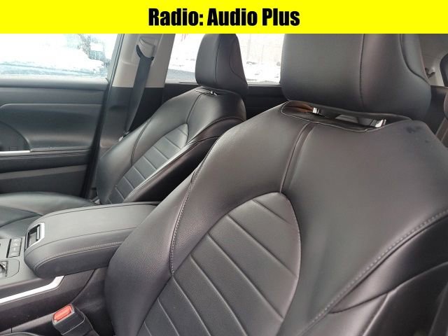 Used 2021 Toyota Highlander XLE image 6