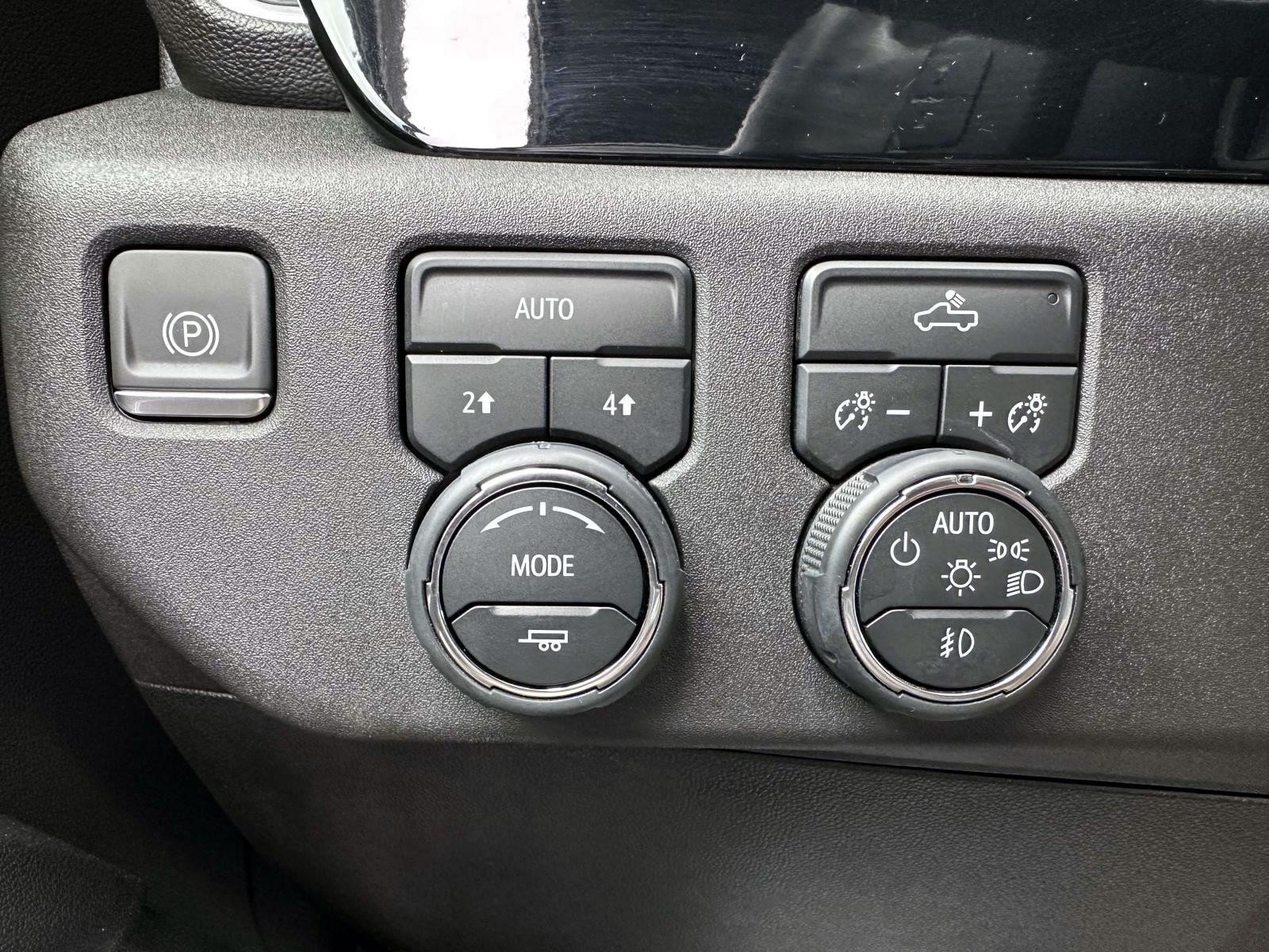 Used 2024 Chevrolet Silverado 1500 RST w/ Convenience Package II AWD/4WD image 16