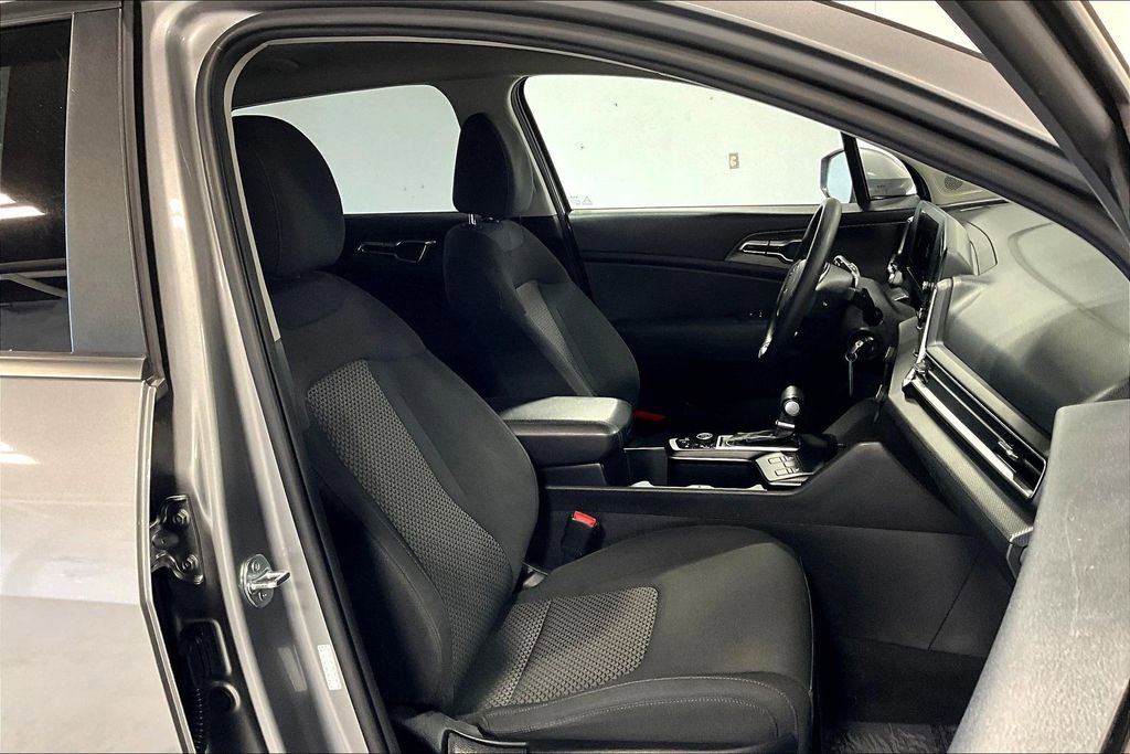 Used 2023 Kia Sportage LX image 10