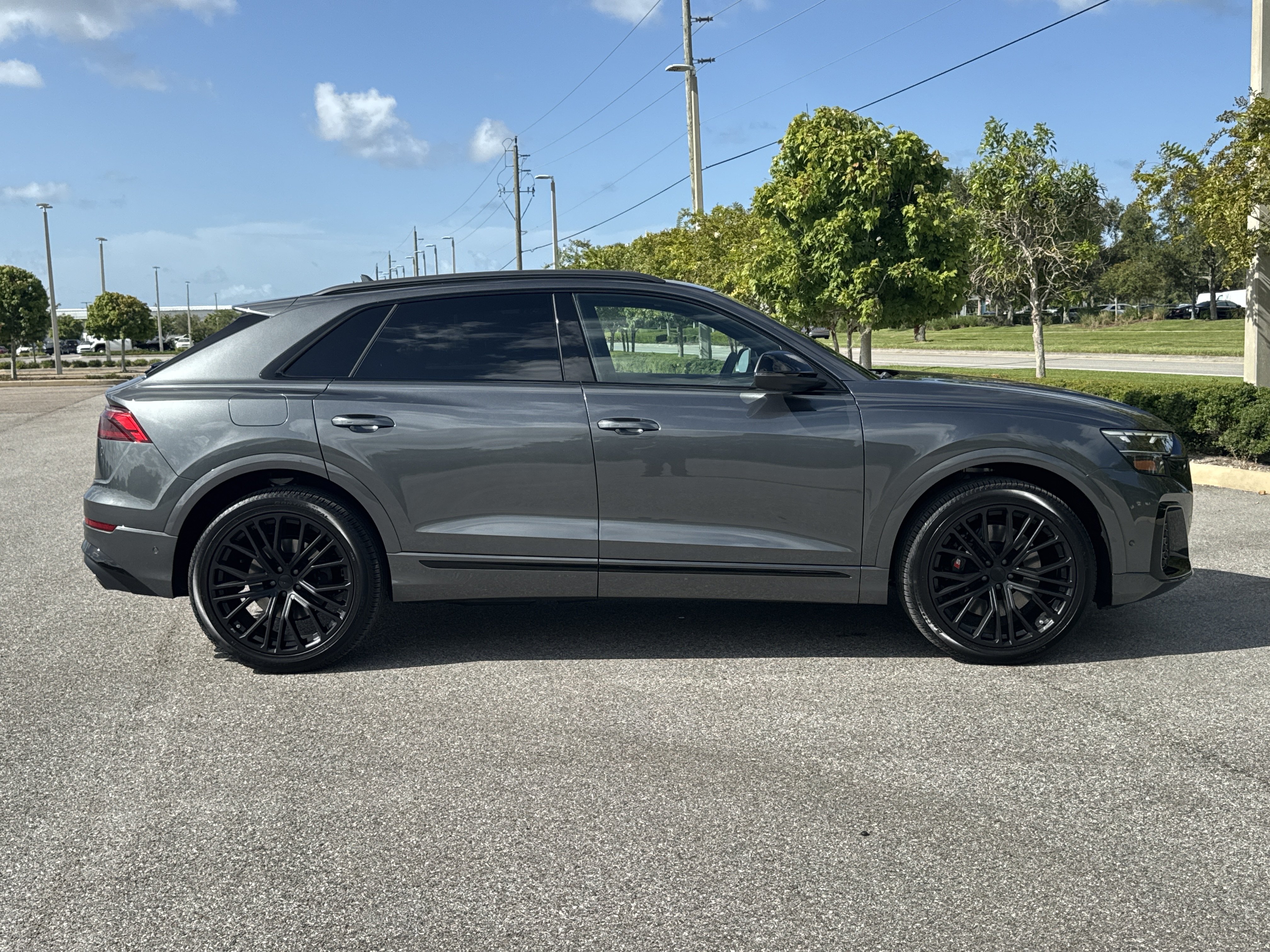 New 2026 Audi SQ8 Premium Plus AWD/4WD image 2