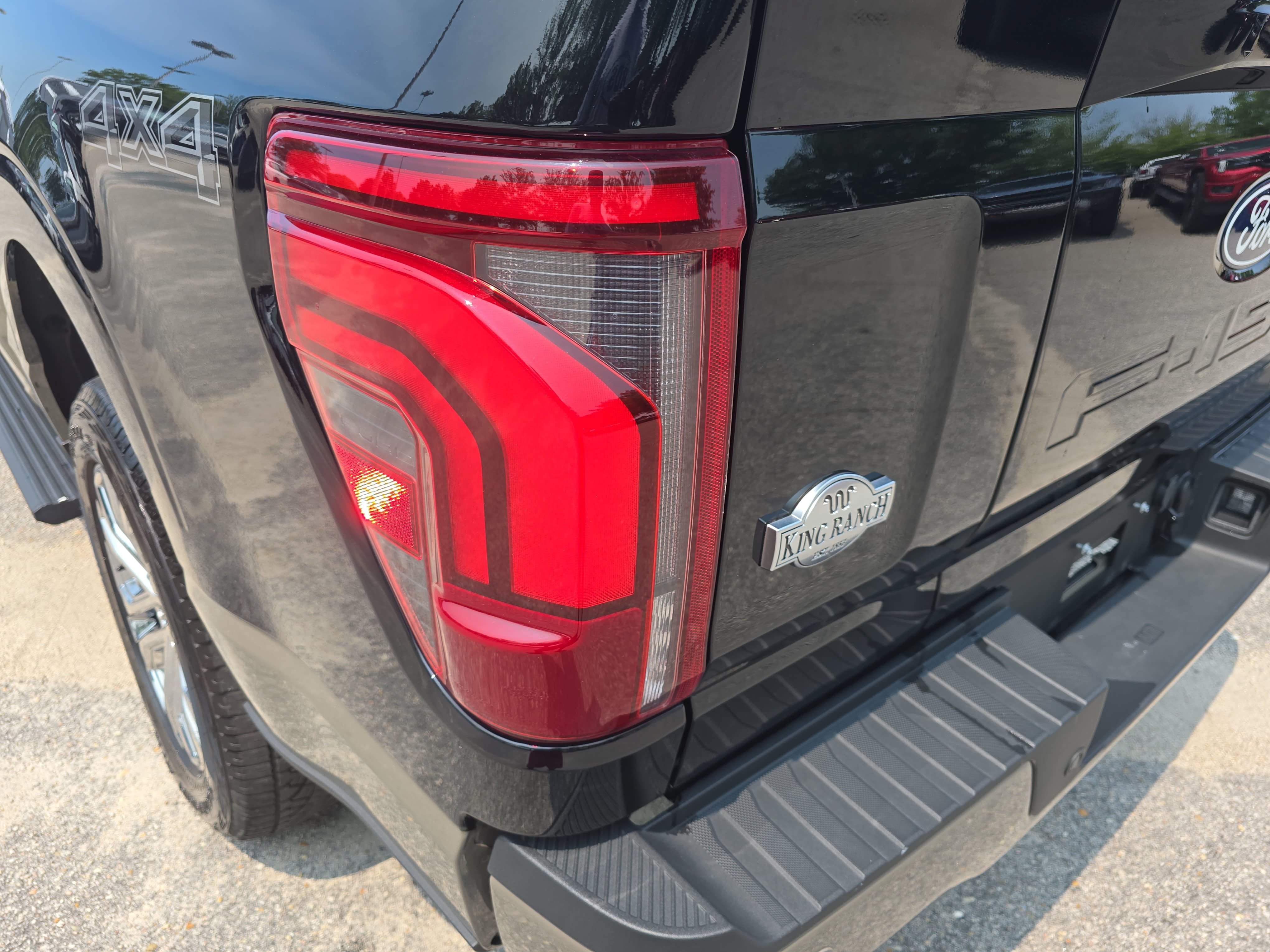 Used 2025 Ford F150 King Ranch AWD/4WD image 37