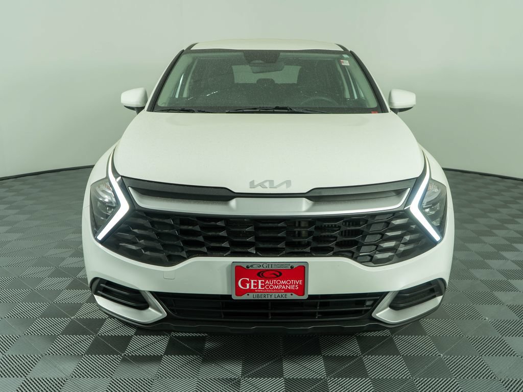 Used 2023 Kia Sportage LX AWD/4WD image 2