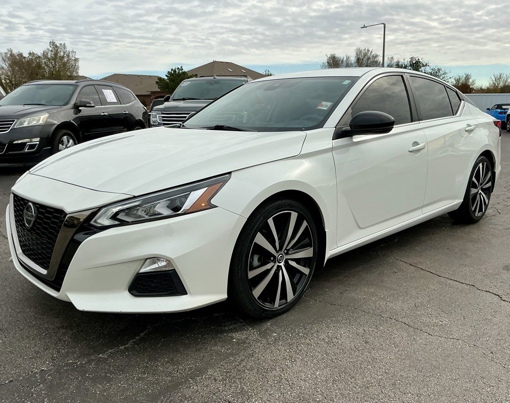 Used 2021 Nissan Altima 2.5 SR w/ SR Premium Package image 7