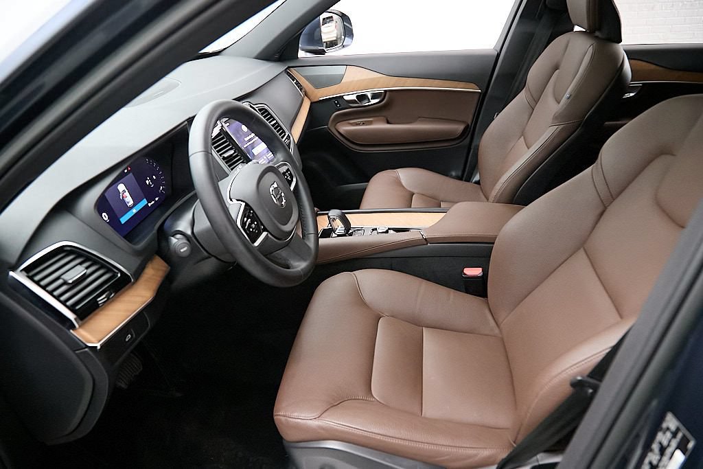 Certified 2023 Volvo XC90 B6 Plus w/ Protection Package Premier AWD/4WD image 14