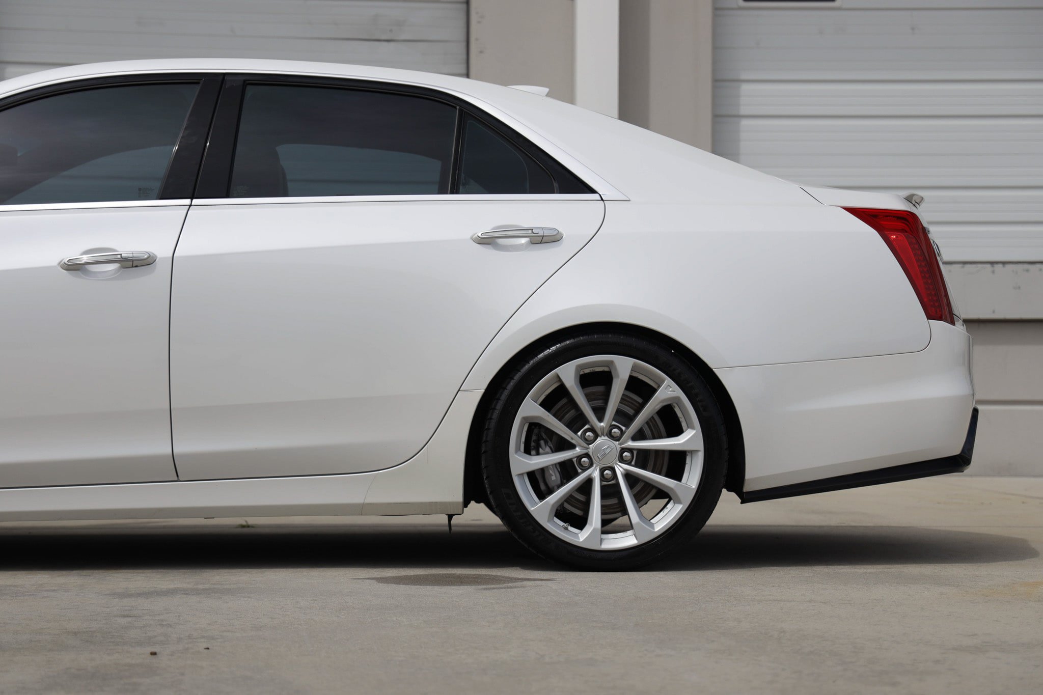 Used 2018 Cadillac CTS V w/ Luxury Package RWD image 31
