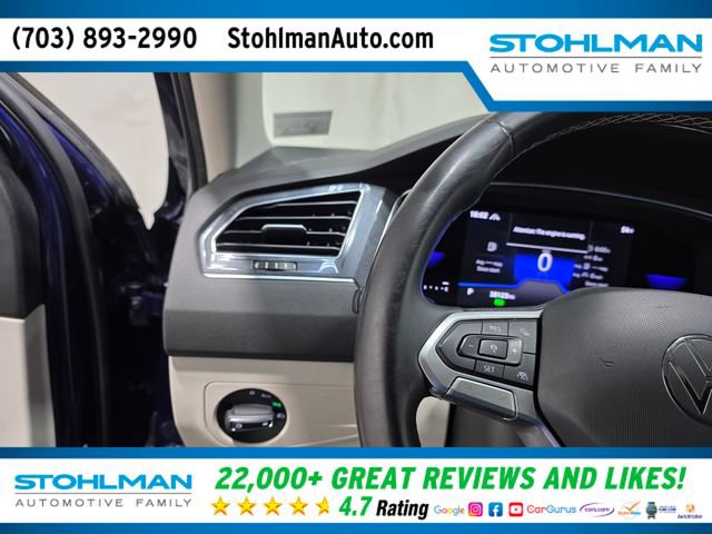 Used 2022 Volkswagen Tiguan SE w/ Panoramic Sunroof Package image 16