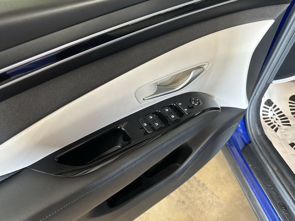 Used 2023 Hyundai Tucson Limited AWD/4WD image 14