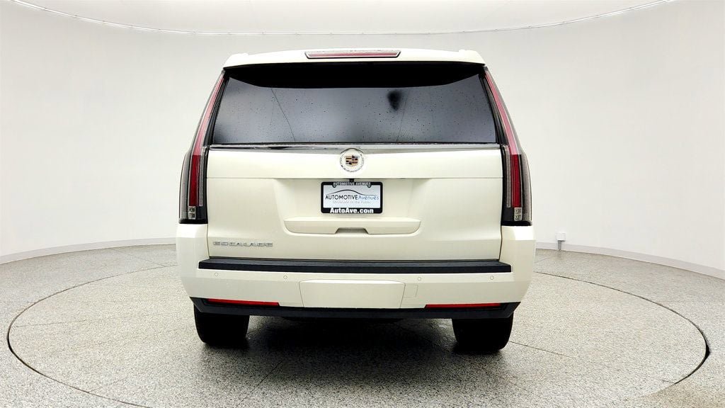 Used 2015 Cadillac Escalade Luxury AWD/4WD image 6