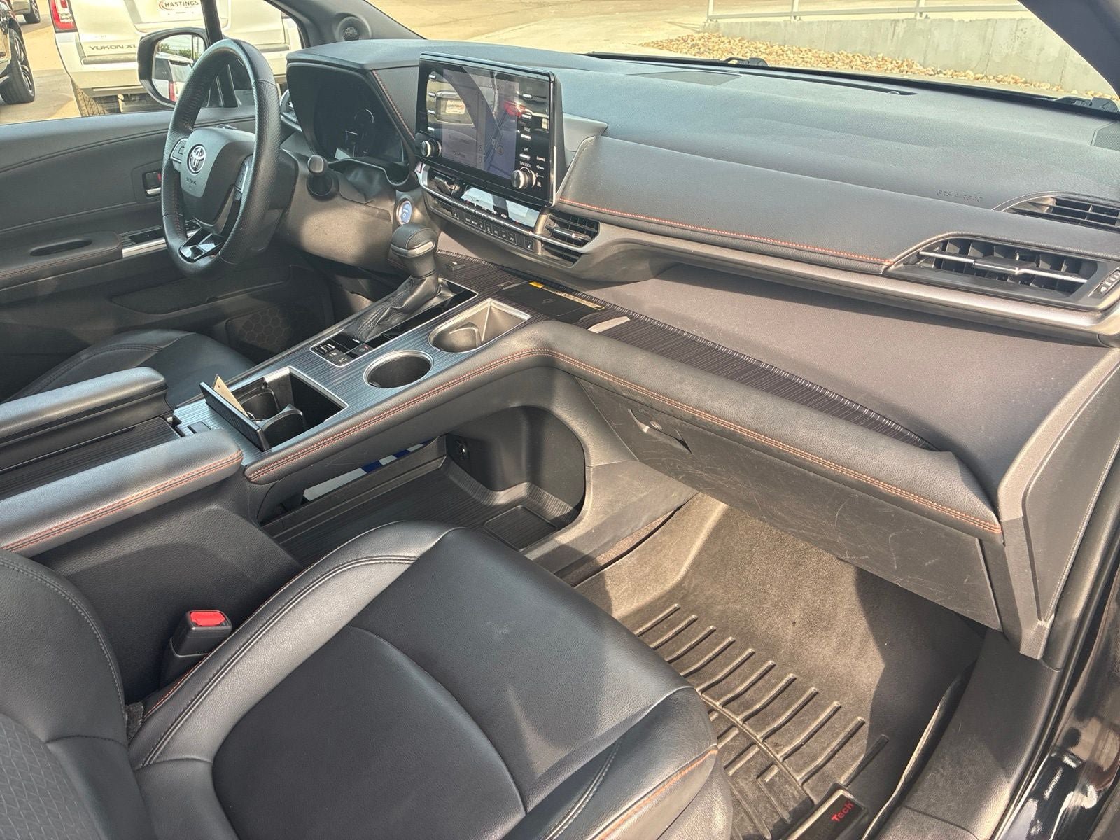 Used 2021 Toyota Sienna XSE w/ XSE Plus Package AWD/4WD image 22