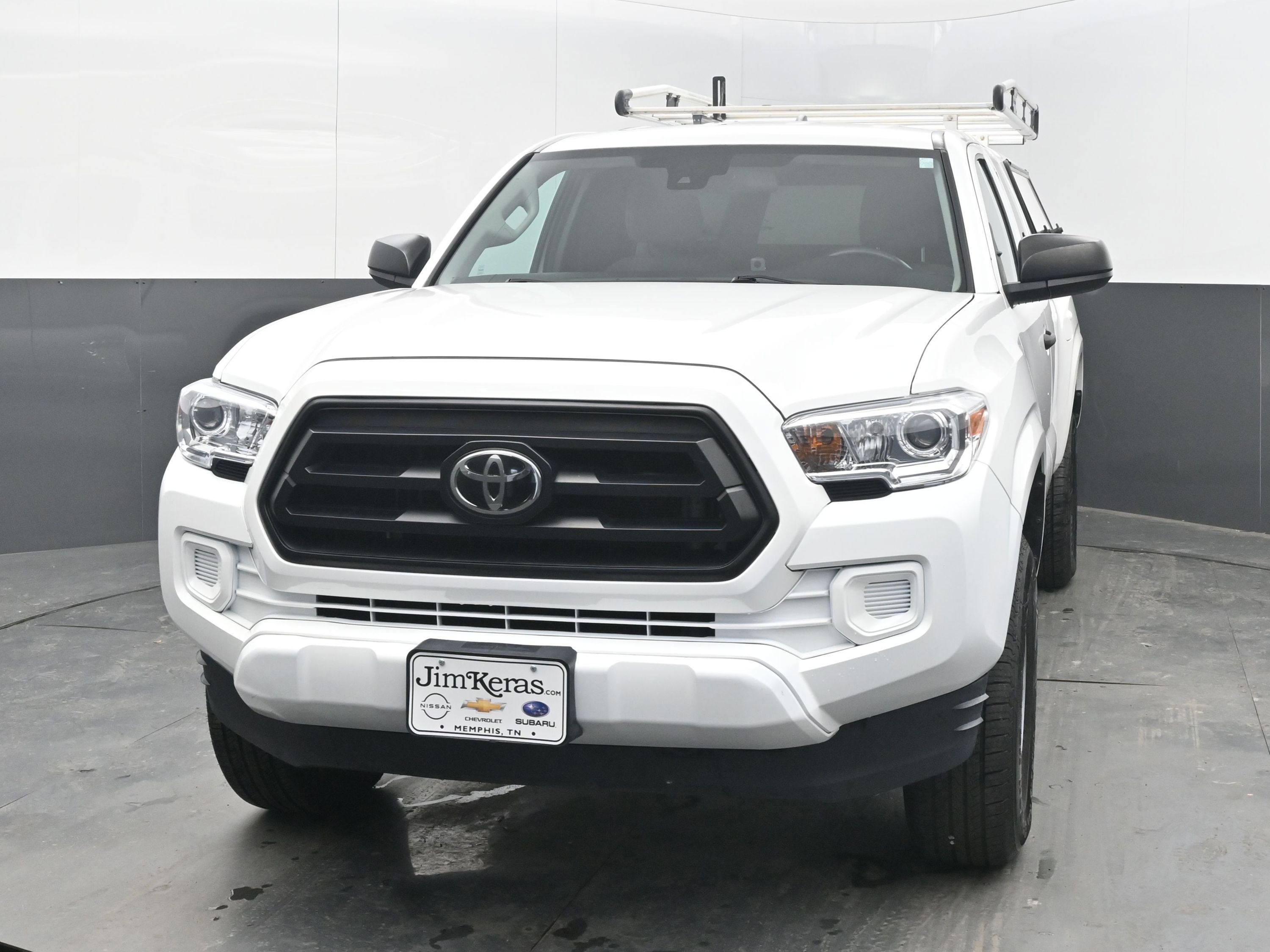 Used 2022 Toyota Tacoma SR image 3