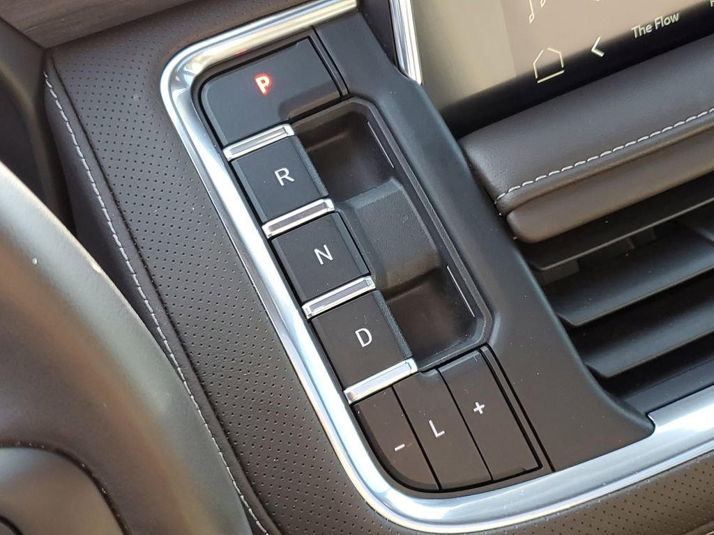 Certified 2024 GMC Yukon SLT w/ SLT Luxury Package image 18