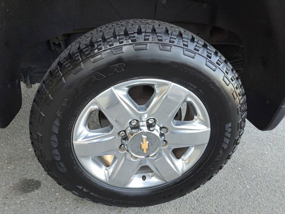 Used 2023 Chevrolet Silverado 2500 LTZ w/ LTZ Convenience Package AWD/4WD image 24